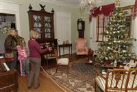 December Tours at Macculloch Hall Historical Museum