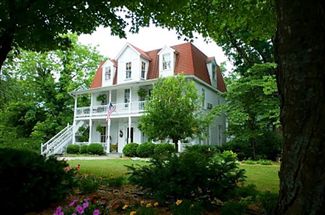 Mount Victoria Bed and Breakfast Inn - Eureka Springs, Arkansas Voted "Most Romantic BnB in America" by BedandBreakfast.com Credit: Mount Victoria