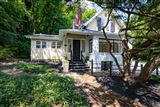 View more information about this historic property for sale in Roslyn, New York