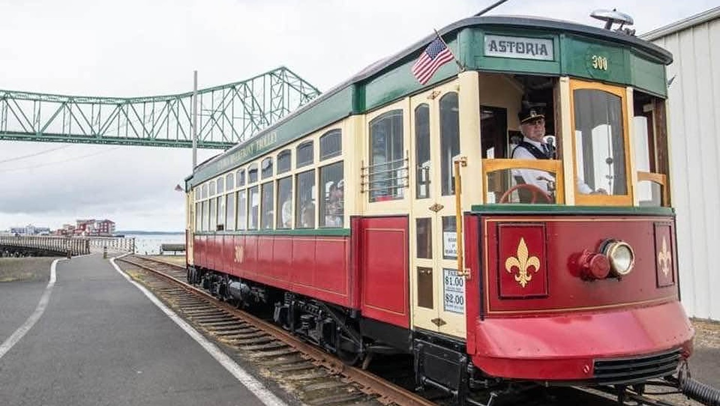 Astoria Riverfront Trolley