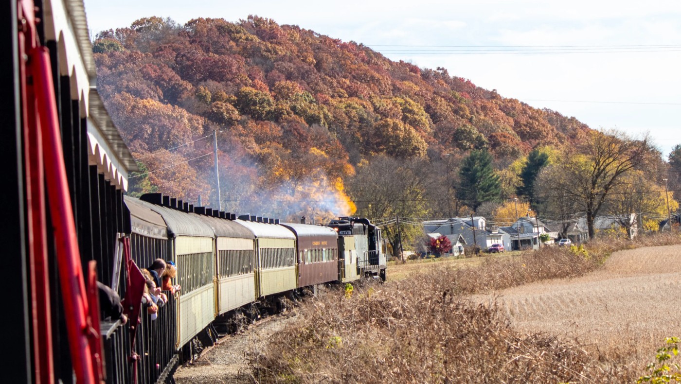 Hocking Valley Scenic Railway: Historic Train Rides